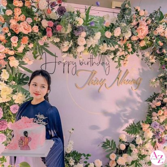 Sinh nhật người lớn (Hình Khách)