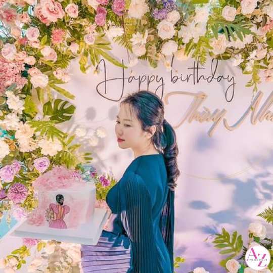 Sinh nhật người lớn (Hình Khách)