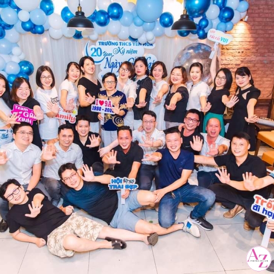 Sinh nhật người lớn (Hình Khách)