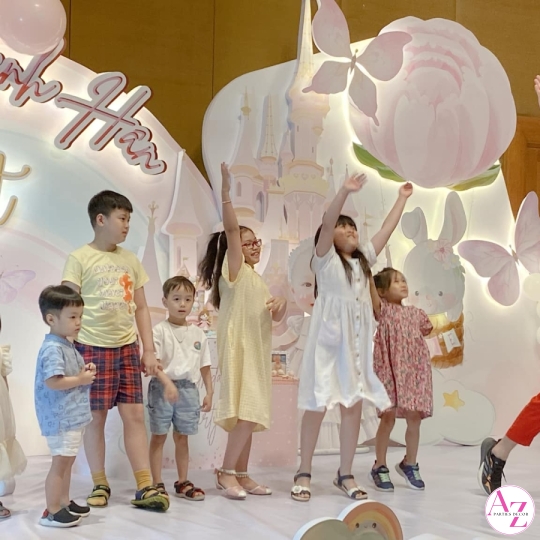 Sinh Nhật bé gái (Hình Khách)