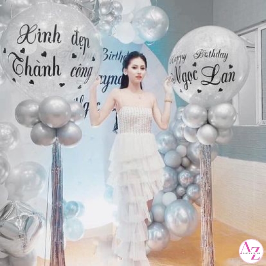 Sinh nhật người lớn (Hình Khách)