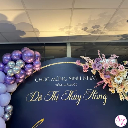 Sinh nhật người lớn (Hình Khách)