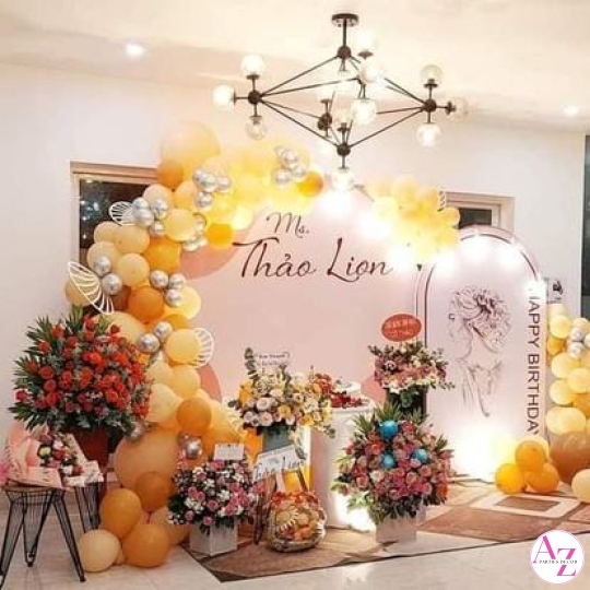 Sinh nhật người lớn (Hình Khách)