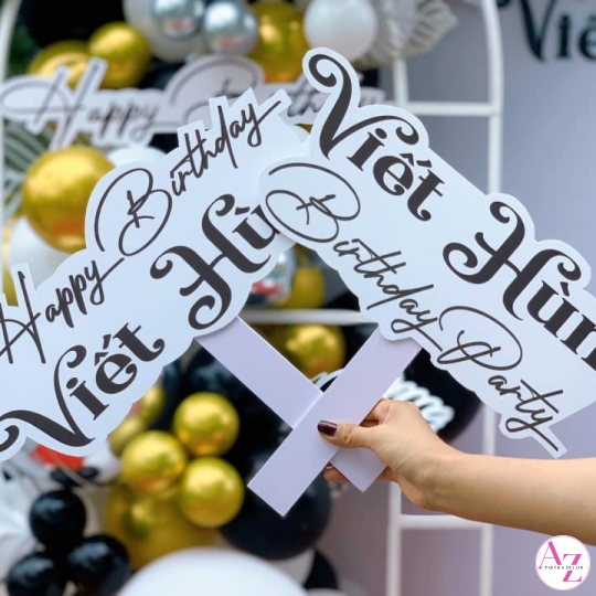 Sinh nhật người lớn (Hình Khách)