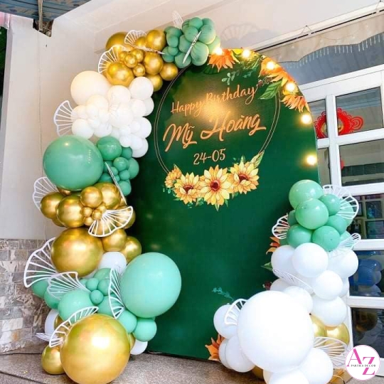 Sinh nhật người lớn (Hình Khách)