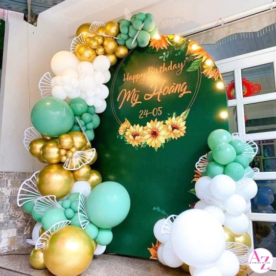 Sinh nhật người lớn (Hình Khách)