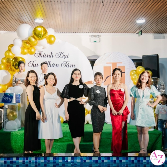 Sinh nhật người lớn (Hình Khách)