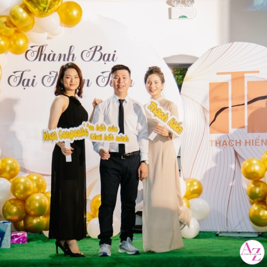 Sinh nhật người lớn (Hình Khách)